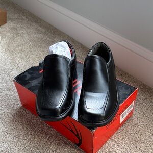 Deer Stags Men's Sleek Black Slip-On Loafers